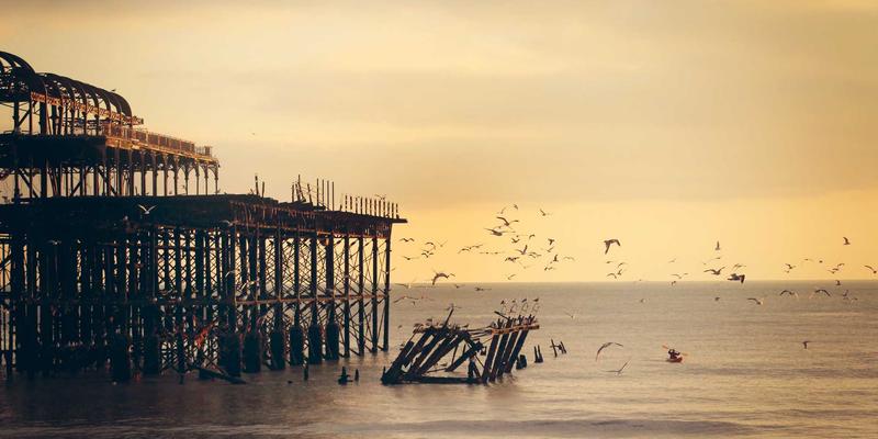 从山野到都市：户外探险者的酷饰革命，当登山扣项链与GPS手环重塑时尚潮流