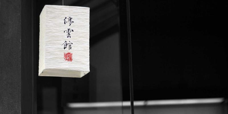 时尚配饰进阶指南：用太阳镜与项链解锁你的酷饰造型密码